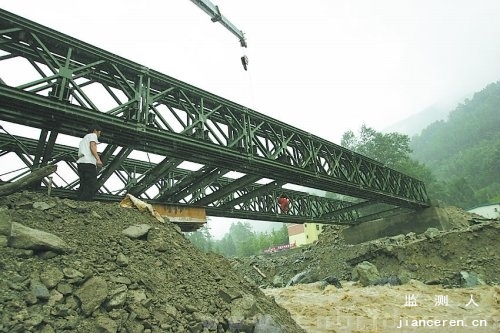 龍池南岳大橋鋪設的鋼橋