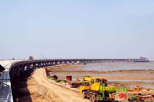 建設(shè)中的白沙河特大橋